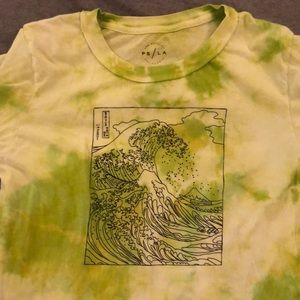 pac sun short sleeve, it doesn’t fit me anymore :(